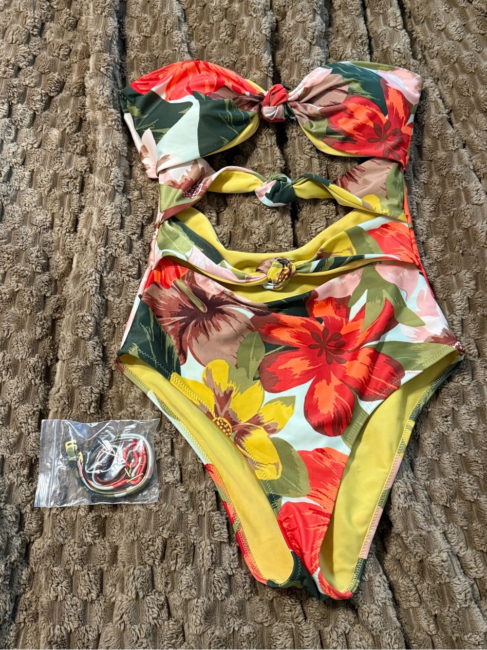 Aerie Women’s Floral One-Piece swim suit size Small
